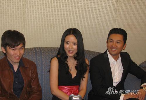 左起:导演王才涛,颜丹晨和苏有朋颜丹晨和苏有朋新浪娱乐讯 由新锐