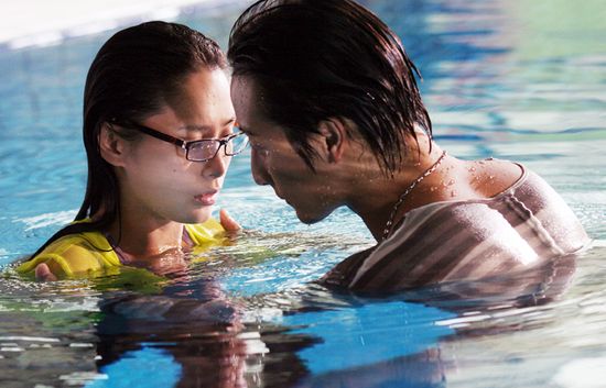 阿娇方力申《出水芙蓉》"湿身"照首曝光(图)