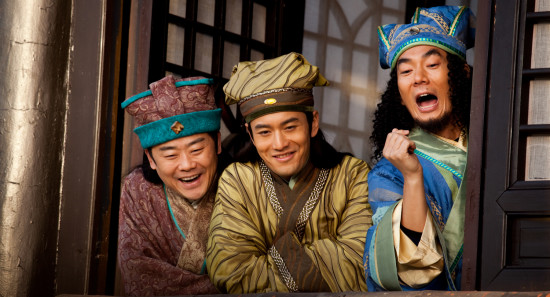 《唐伯虎2》北京首映 周立波自嘲大夸黄晓明