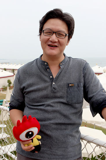 徐浩峰批武侠片堕落 赞王家卫已成武术行家(图)