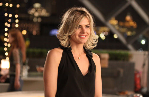 伊丽莎加盟《纽约客》 扮中国通上海寻爱