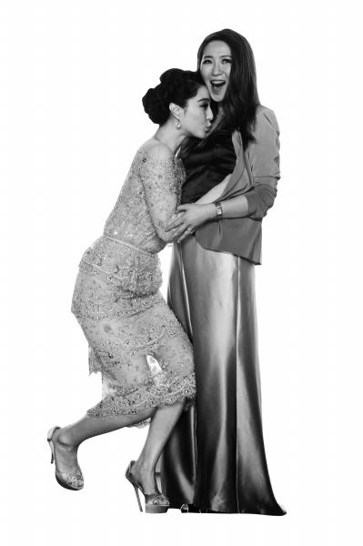 范冰冰强吻金依萌.摄/记者 林晖