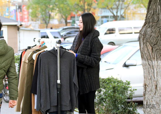 《南爱》沈秋雨被疑地铁口摆摊 片方否认