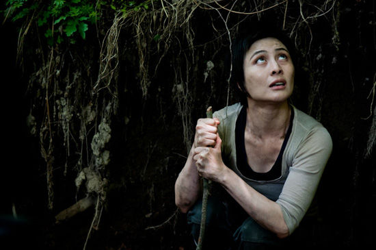 何超仪好莱坞电影首担女一号 赤脚演哑女