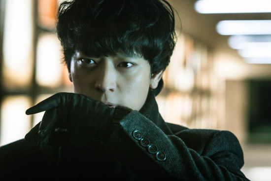 姜东元公开《the x》剧照 尽显强悍魅力