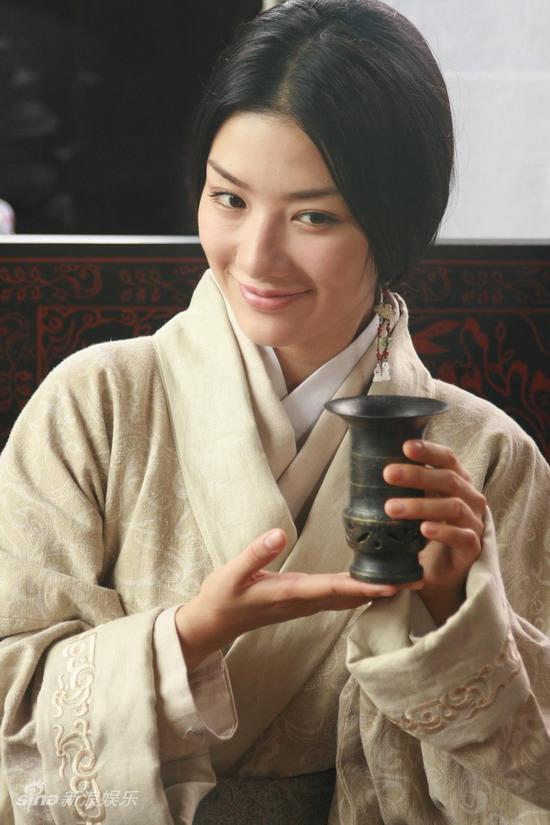 图文黄奕小乔造型曝光黄奕甜美可人