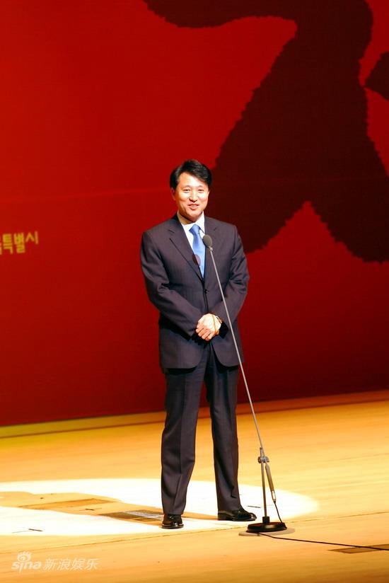 图文首尔电影节开幕首尔市市长吴世勋