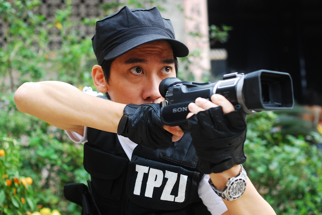 《大有前途》剧照首发 贺岁档喜剧角色癫狂(图)