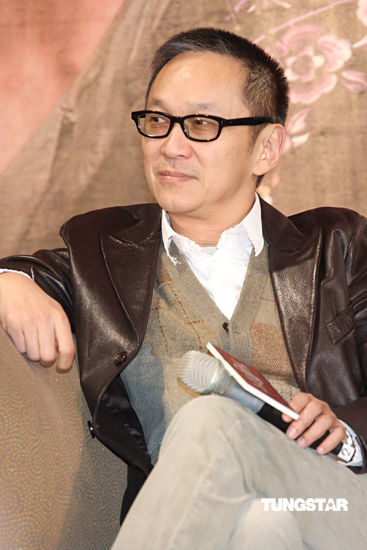 图文十月围城台北记者会陈德森接受采访