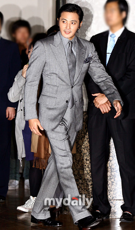 图文武士之路釜山记者会张东健入场