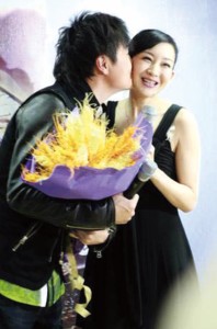 黄佟佟:爱闪婚的男人(图)_影音娱乐_新浪网