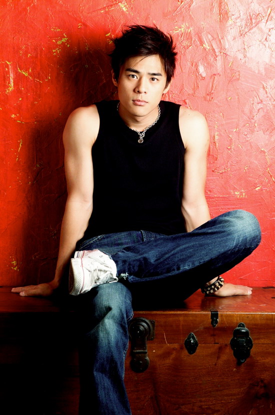 华夏视听签约艺人--窦智孔