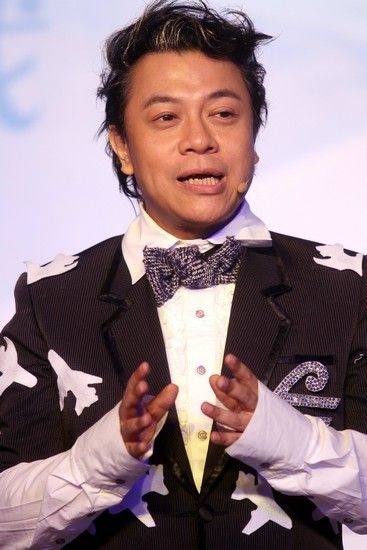 蔡康永上海出席活动 分享旅行的意义