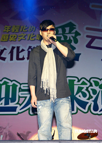 翁立友黄妃瑶瑶