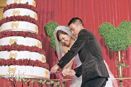 陈小春与应采儿完婚 誓圆老父抱孙心愿(组图)