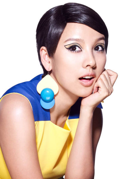 韩国歌手李孝利短发写真夸张帅气(图)