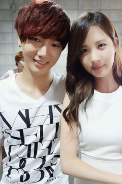 sj艺声晒与少女时代徐贤合影称其善良小妹