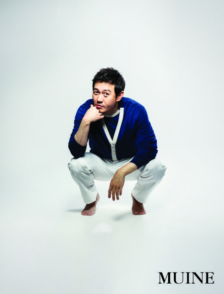 韩星朴勇宇时尚写真尽显俊朗熟男魅力(图)