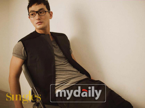 组图安七炫为某杂志拍画报发表自己结婚打算