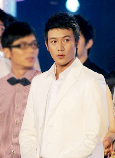 华谊明星双年会10月首播 陆毅帅气亮相(图)