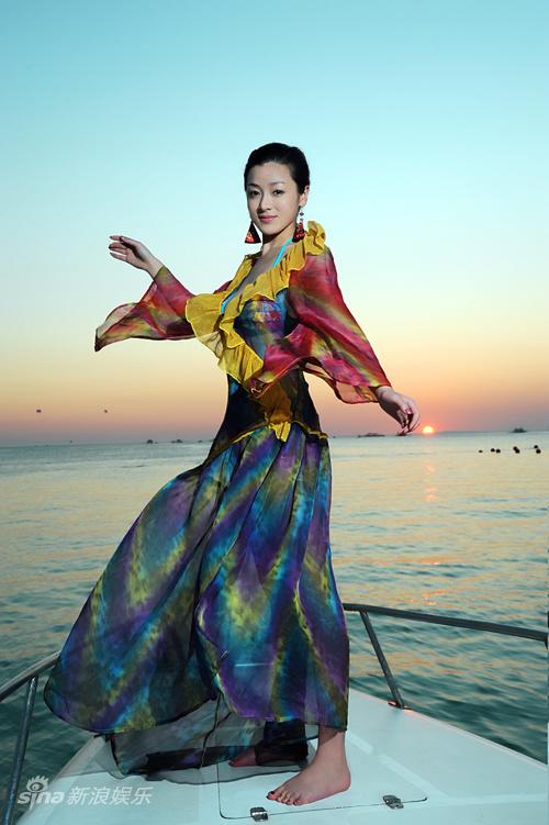 "圣姑"何彦霓曝减肥秘诀 敬业精神感动剧组