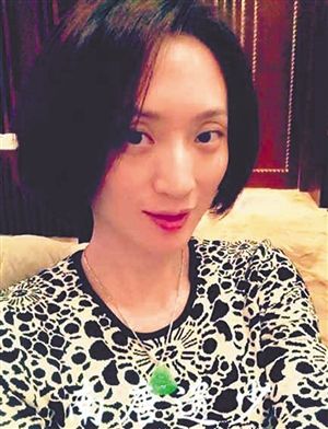 许亚军第四任妻子曝光娇美 儿子帅气(图)
