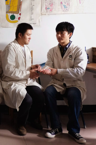 黄轩《推拿》剧照