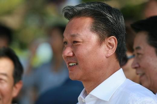 图文:杨威杨云三亚盛大婚礼-嘉宾欢笑展颜