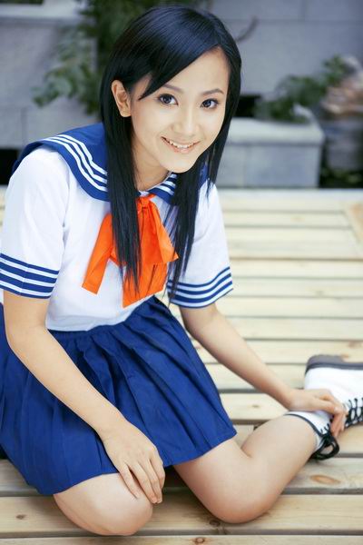 组图解惠清学生制服写真90后女孩显清新可爱