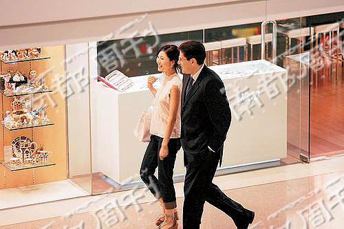 图文李嘉欣情史李嘉欣与詹兆安逛珠宝店