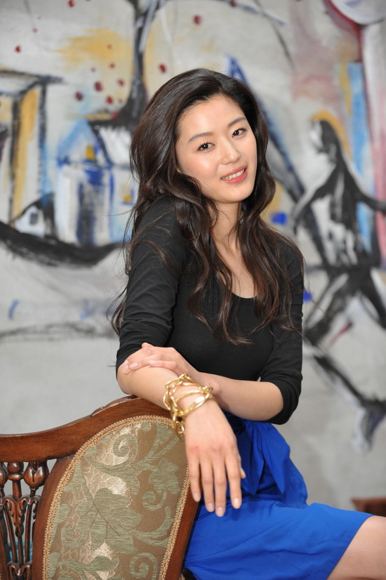 组图:全智贤熟女诱惑百分百 优雅端庄风情万种