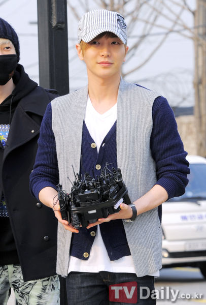 图文sj强仁今日退伍队长利特