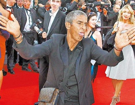 杀阵》中饰演计程车司机的49岁法国男星萨米·纳塞利(samy naceri)