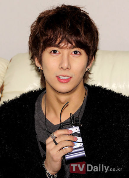 韩星金亨俊新剧《我爱你》与金允瑞谱恋曲(图)