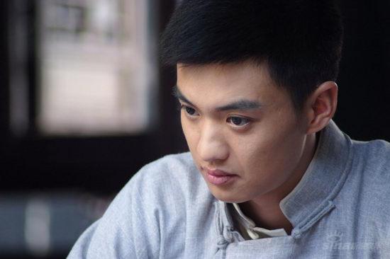 周一围冒酷暑拍名门劫为抓神韵苦读古书