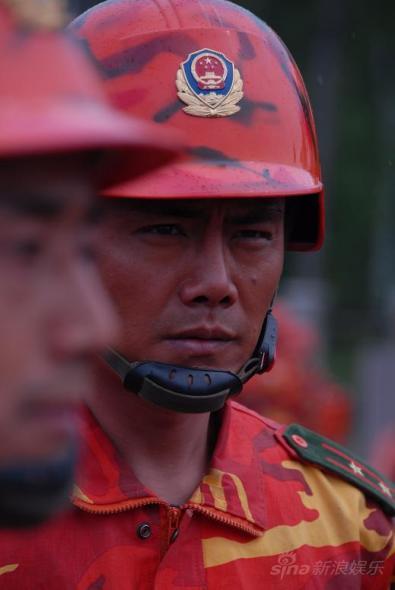 日前,由邵兵主演的国庆献礼电视剧剧《绿色卫士》在云南杀青,该剧拍摄