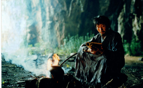 人生的20集电视连续剧《百年虚云》11月6日将在广东珠江电影频道首播