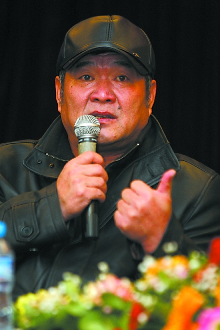 导演于立清制片人于燕男主角海顿重庆电视台自制反特悬疑剧《雾都魅影