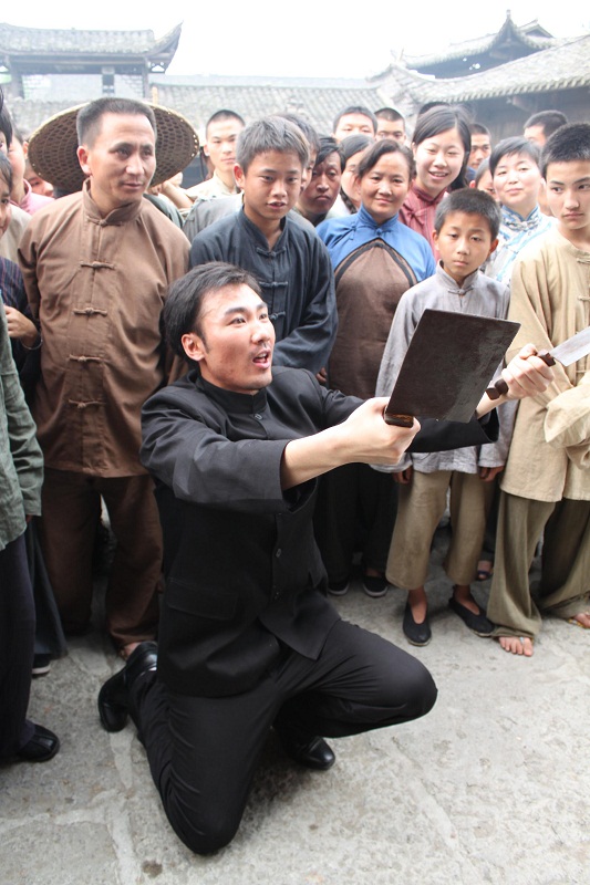导演老爸亲自"督战" 宋禹拍《贺龙》演技飞跃_影音娱乐_新浪网
