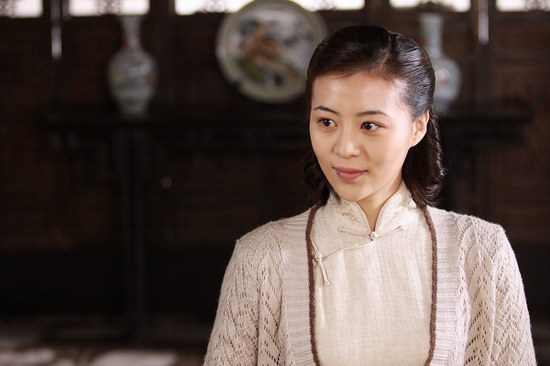 张仟博弈出演女特务傲人身材为角色加分