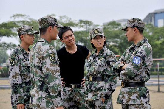 姜峰擔當導演,蒲巴甲,鄭羅茜,賀剛等主演的33集軍旅青春勵志偶像劇