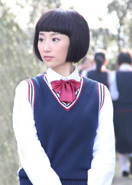 高洋《团圆》再扮校花级美女 纯美学生造型曝光