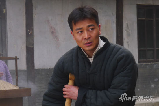 清末古玩圈为背景的电视剧中,一直凭借真实武侠为观众熟知的吴樾弃武