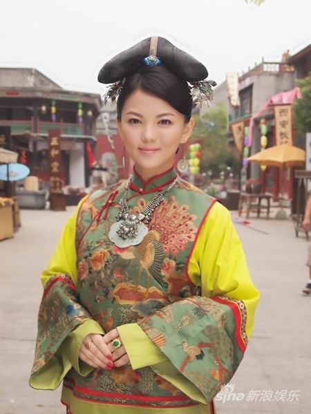 李湘《宫2》剧照曝光 客串官太太婉约大气(图)