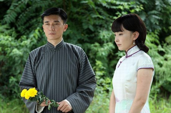 演员张明健,谢君豪,刘威葳主演的谍战剧《香草美人》近期将在央八开播
