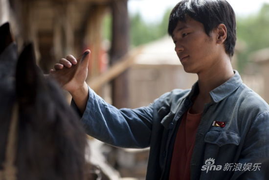 《知青》热播 苏茂洋演小地包自称矿泉水