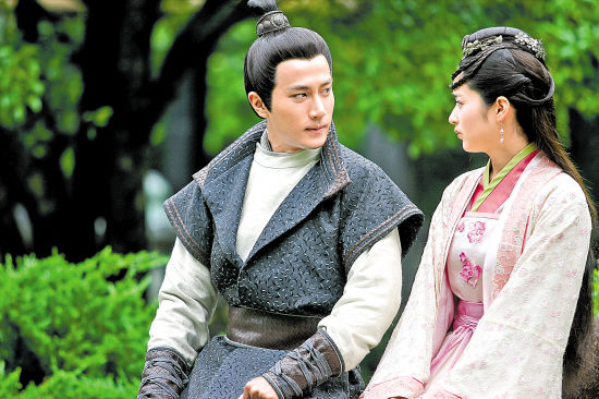 小唯与王生(刘恺威饰)情意绵绵小唯与王生(刘恺威饰)情意绵绵