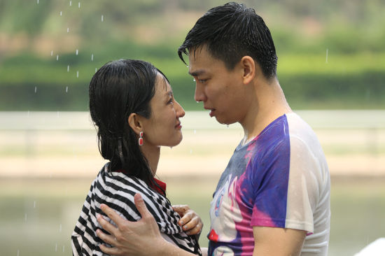 冀两地忙于拍摄30集电视剧《爱嫁不嫁》,据悉郑克洪导演在该剧中担纲