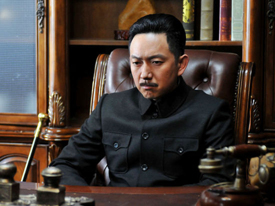 关亚军饰演刘志航虎刺红 剧照新浪娱乐讯 近日,由金牌制作人唐弘静