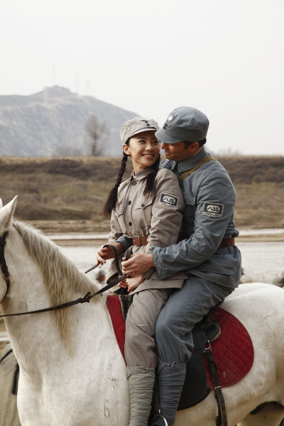 饰)抗日剧目新浪娱乐讯《历史永远铭记》由凭借《爱情公寓》人气飚升